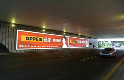 廣州白云機(jī)場(chǎng)戶外燈箱GZJC12