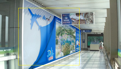 F2層到達(dá)通廊燈箱廣告 F2層到達(dá)通廊燈箱廣告