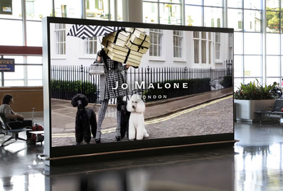 澳門機(jī)場(chǎng)登機(jī)閘口區(qū)巨型數(shù)碼電子屏廣告