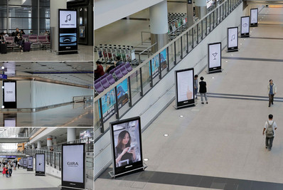 香港機場到達(dá)區(qū)出口處電子屏廣告