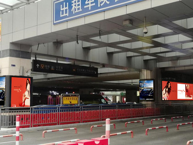 廣州火車東站站外出租落客區(qū)燈箱廣告 廣州火車東站站外出租落客區(qū)燈箱廣告