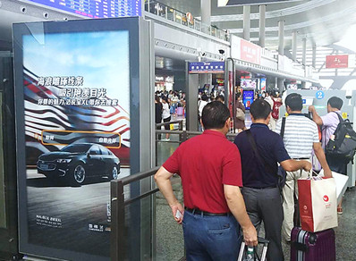 寧波站安檢口滾動燈箱廣告 寧波站安檢口滾動燈箱廣告