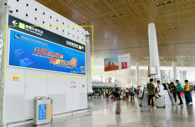 廈門機(jī)場F2二層辦票出發(fā)大廳風(fēng)塔燈箱廣告