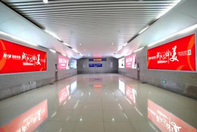 南江口站進出站通道兩側壁掛燈箱廣告 南江口站進出站通道兩側壁掛燈箱廣告