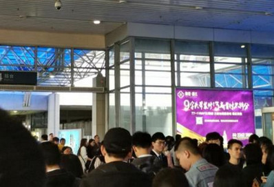 小欖站B區(qū)、A區(qū)到達(dá)口旁燈箱廣告