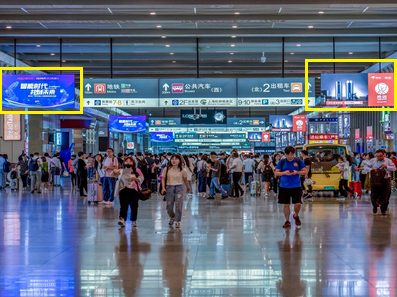 上海虹橋站到達層南北通道導(dǎo)視牌兩側(cè)雙面吊桿燈箱廣告