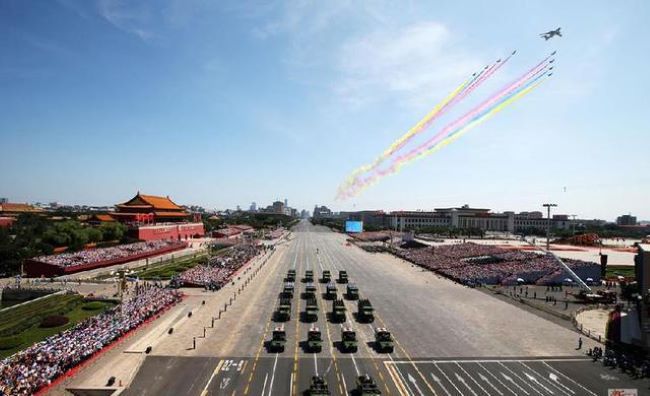 外國(guó)人是怎么看待抗戰(zhàn)勝利80周年93閱兵的？