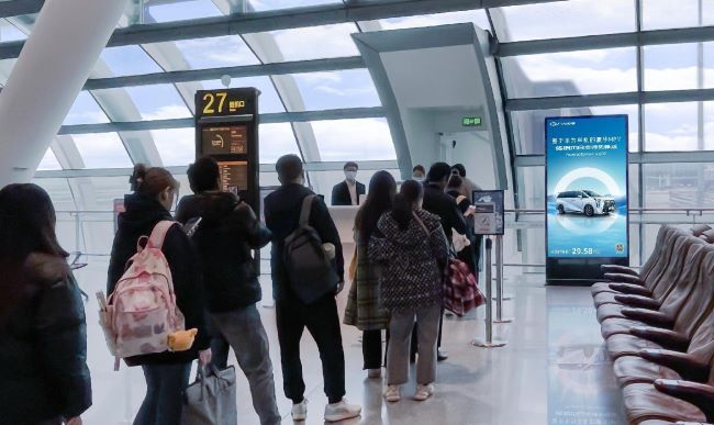 南寧機場T2登機口電子刷屏機吳圩機場LED大屏廣告投放