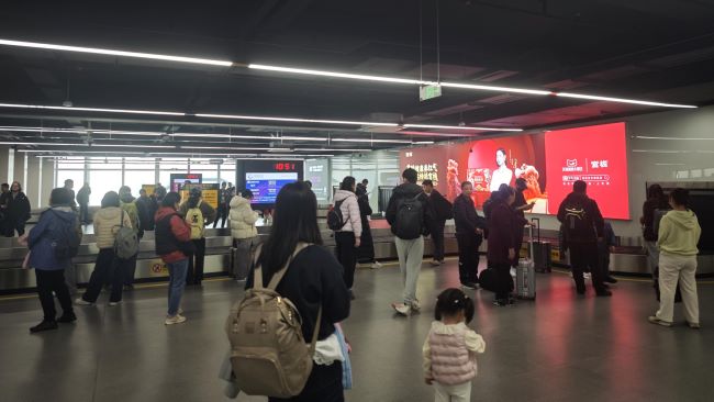 佛山機場行李轉(zhuǎn)盤燈箱廣告：精準觸達抵達旅客的黃金視窗